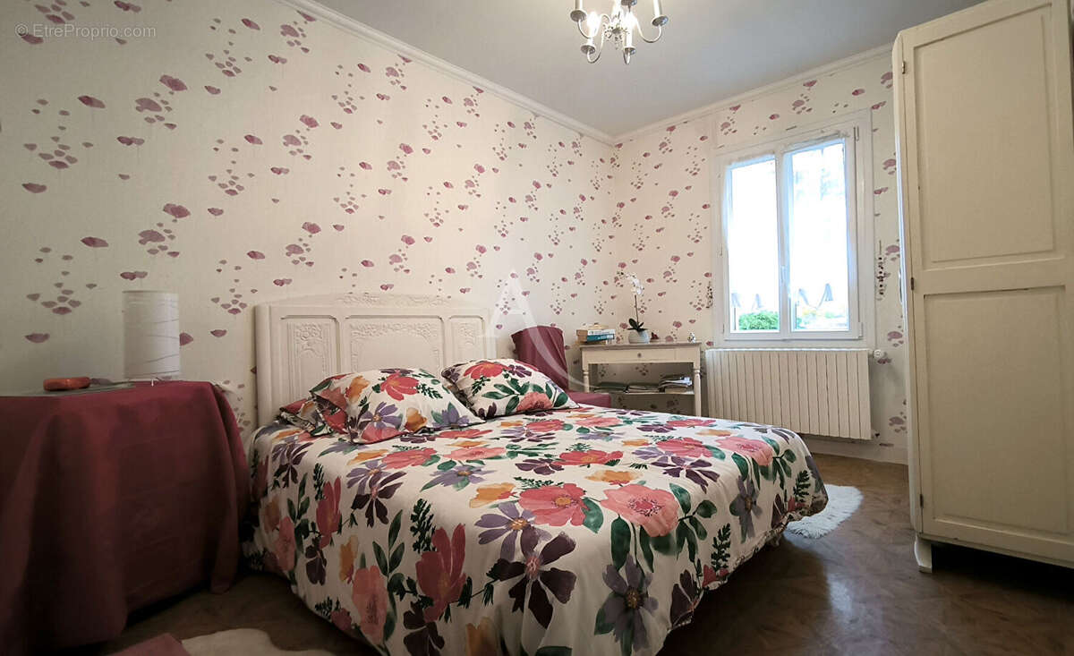 Maison à LONGUE-JUMELLES