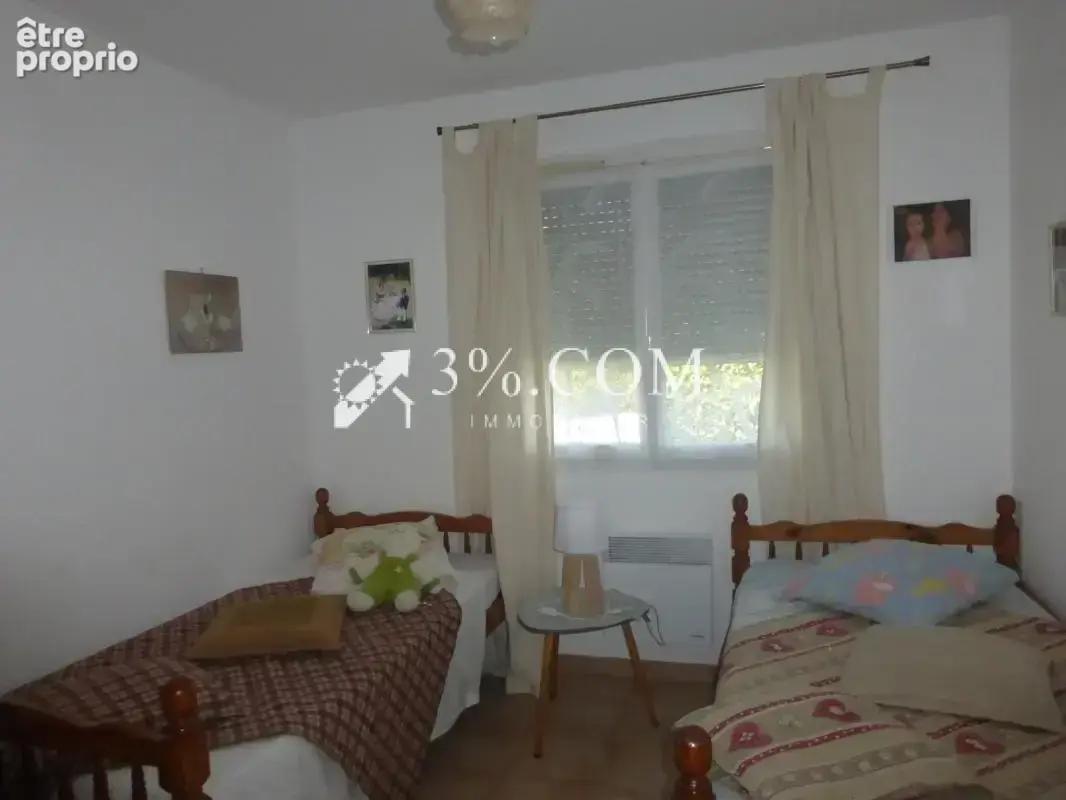 Maison plain pied avec véranda, garage, piscine et jardin at - photo 17