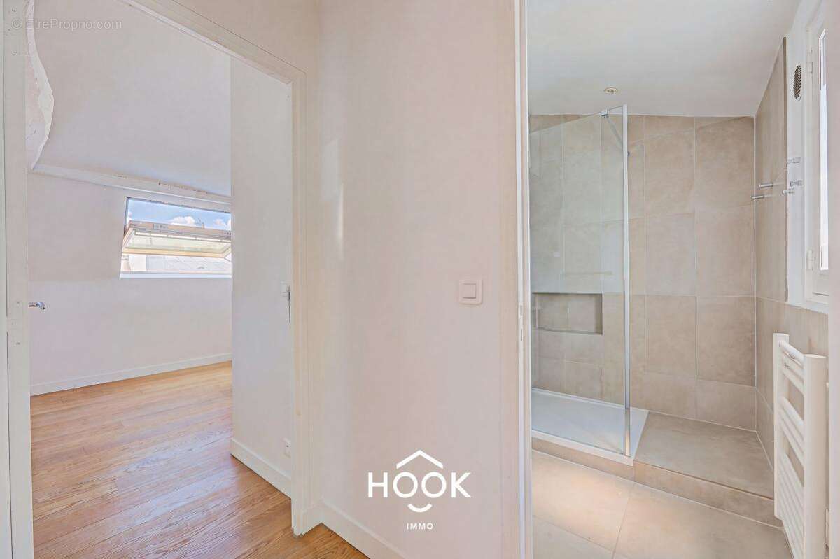 Appartement à PARIS-8E