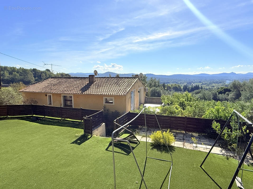 Maison à SOLLIES-PONT