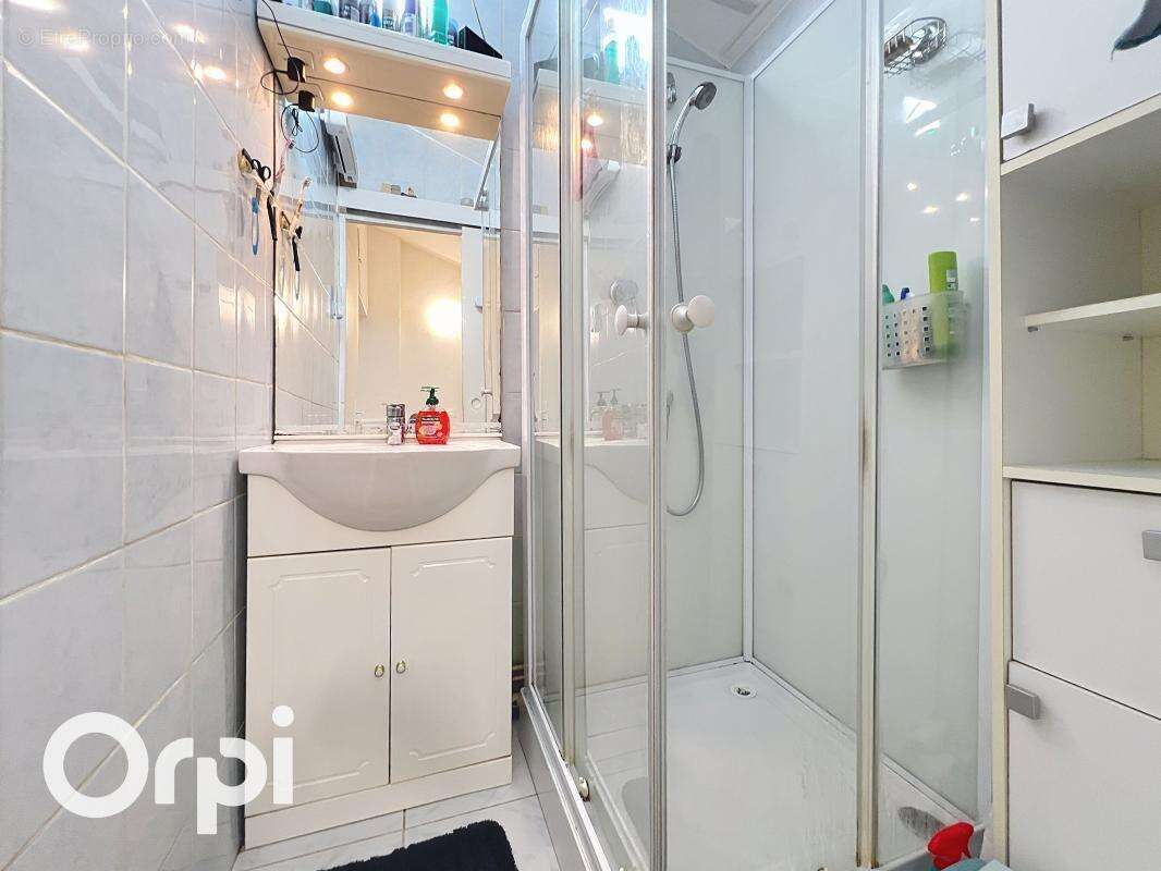 Appartement à VILLENEUVE-LOUBET