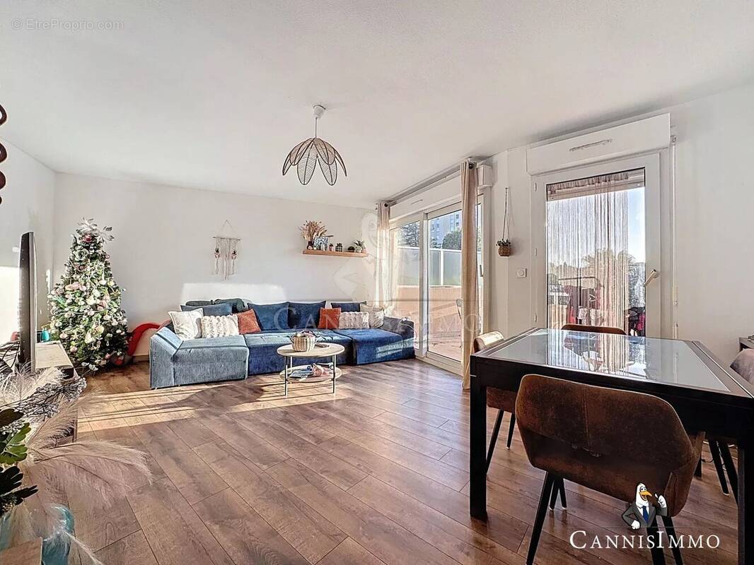 Appartement à LE CANNET