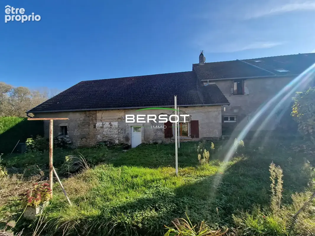 Ancienne ferme à Geneuille de 118 m²  avec garages et dépendances - photo 16