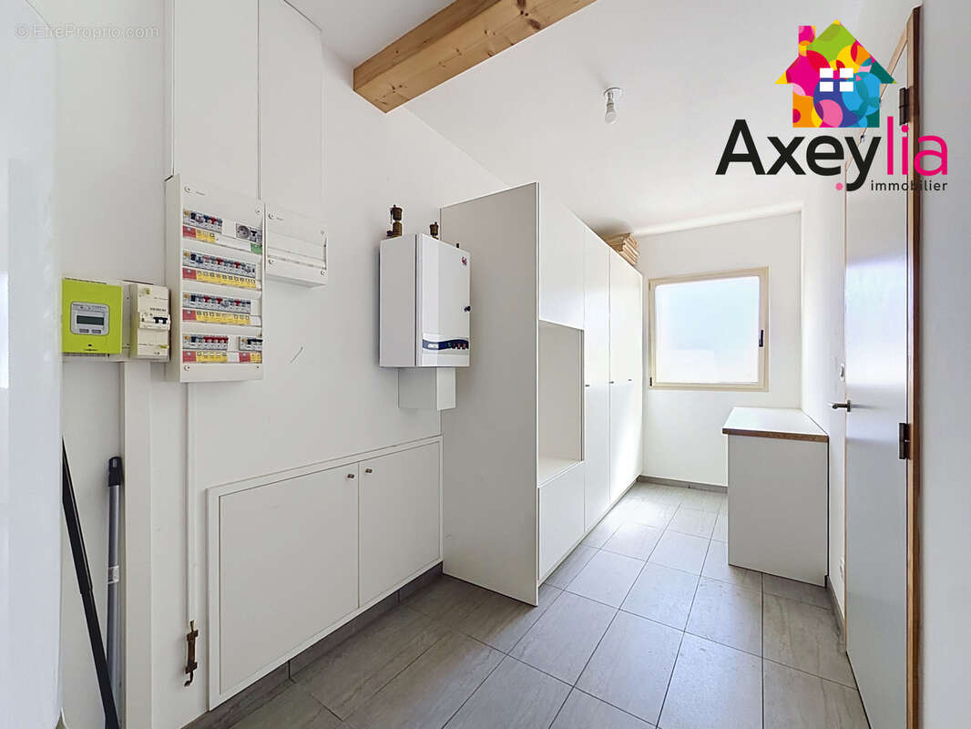 A vendre - feurs -  maison individuelle avec terrain et grand espace de vie - photo 8