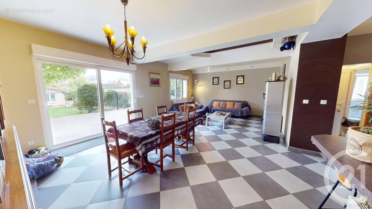 Maison à SAINT-QUENTIN