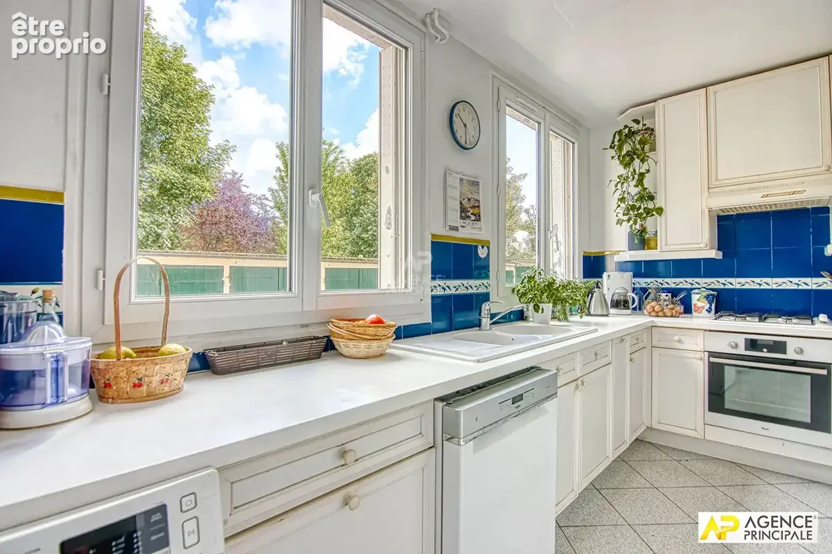 Versailles Rive Droite square Jean Houdon - Appartement 6 pièces 126.67 m² carrez avec balcons, caves et box - photo 10
