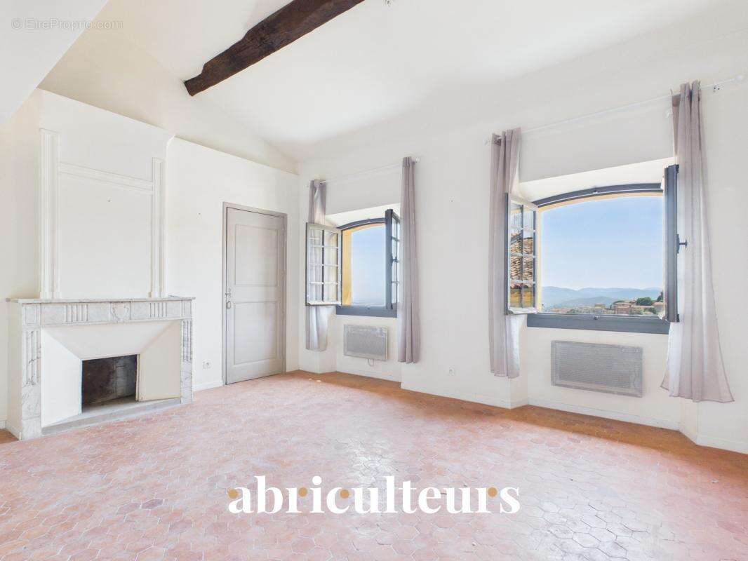 Lumineux appartement de 54 m² habitables en vente dans le centre historique de Grasse (06130) - photo 3
