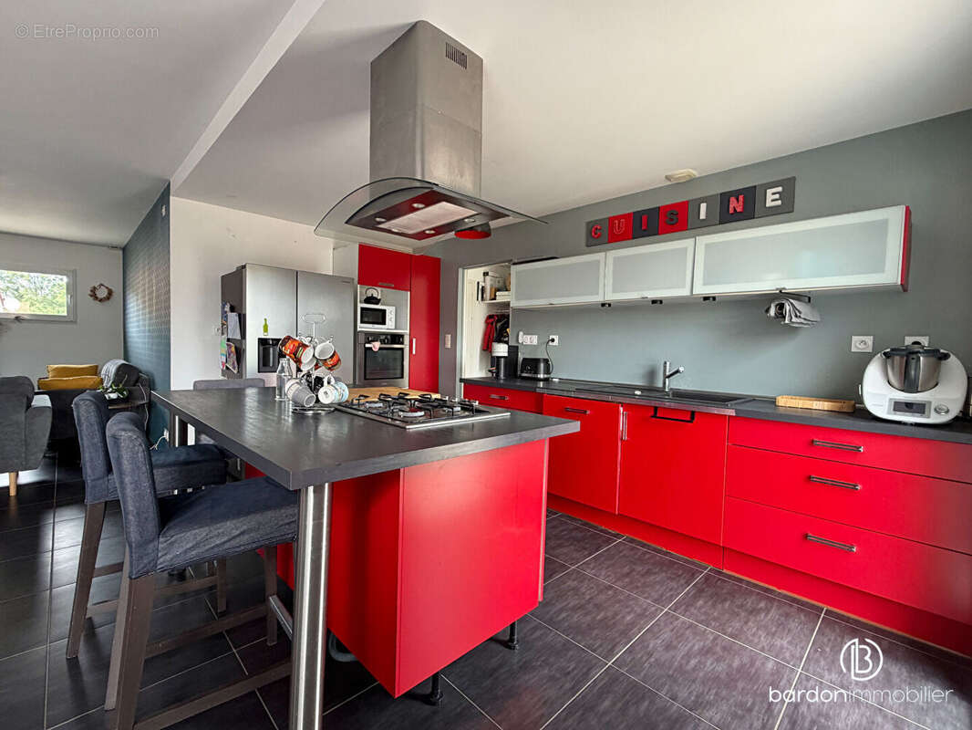 Maison 5 pièces - 113 m² - Centre-ville de La Garnache - photo 5