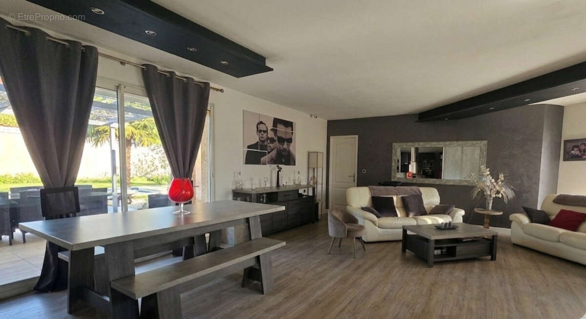 Maison à BEAUVOIR-DE-MARC