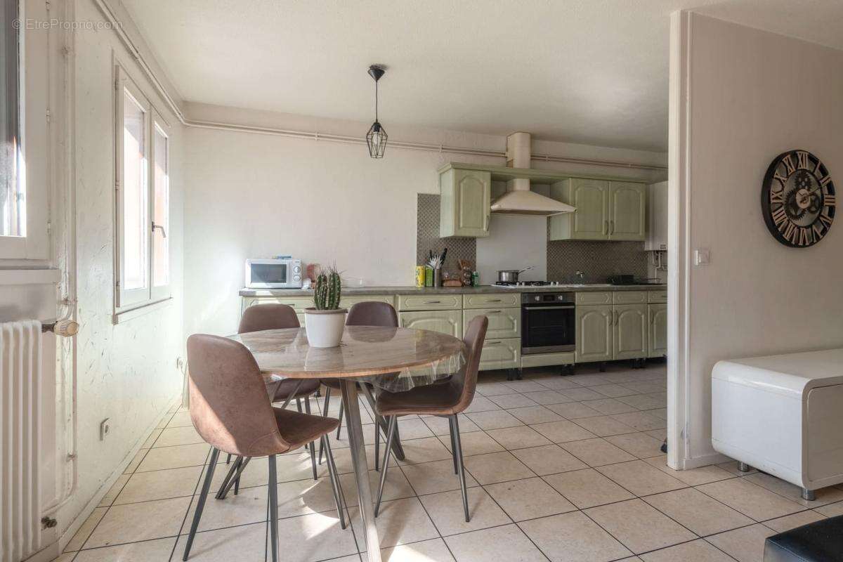Appartement à SAINT-FONS