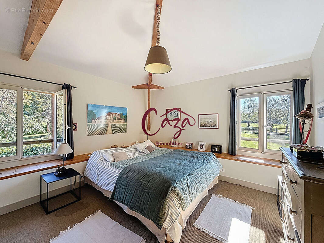 Maison à FARGUES-SAINT-HILAIRE