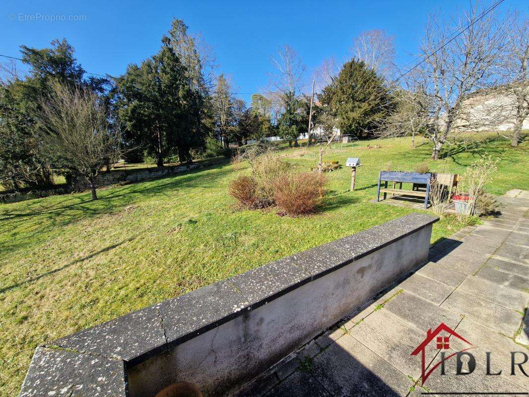 Maison à SAINT-JULIEN