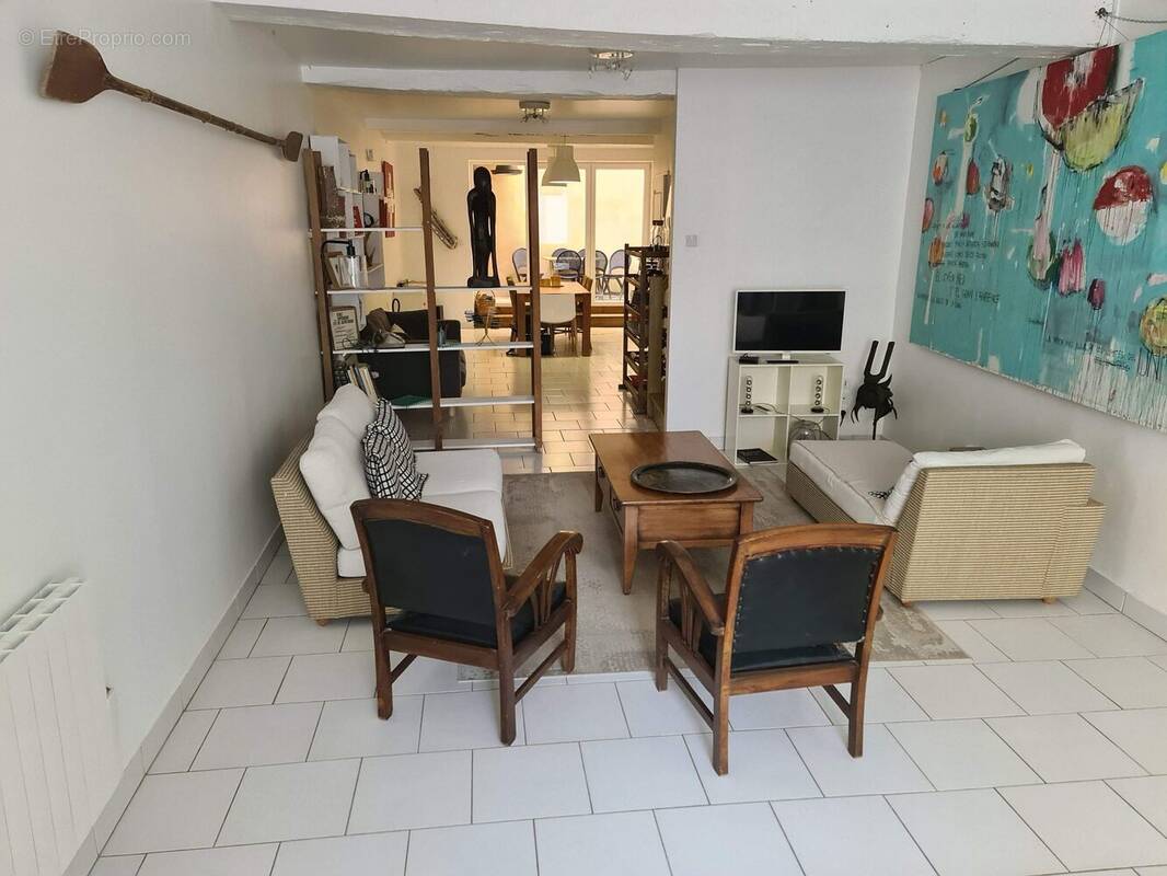 SALON/SEJOUR - Maison à LAUZUN