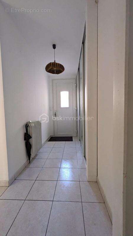 Maison à LES PONTS-DE-CE