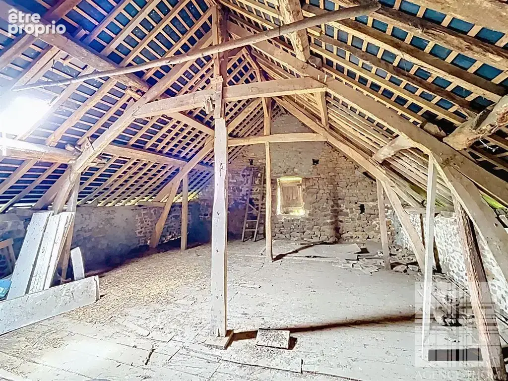 Propriété en pierre à rénover avec dépendances et 4 187 m² de terrain - photo 10