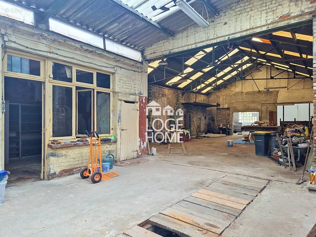 Hangar - Maison à DOURGES