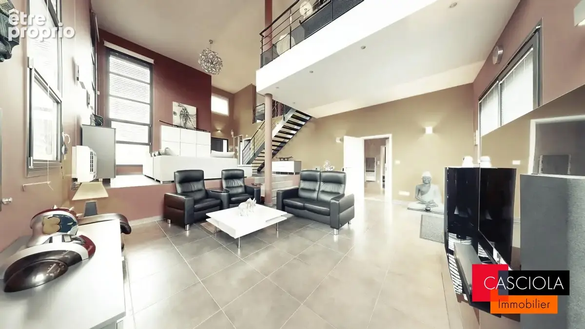 Photo Maison à Marly au prix de 675 000€