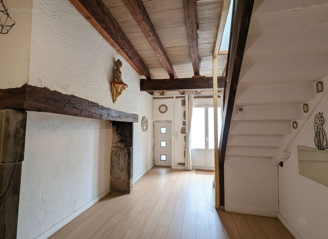 Appartement Aurillac 2 pièce(s) 38 m2 - photo 2