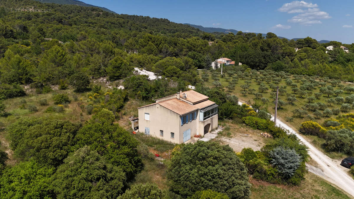 Maison à CUCURON