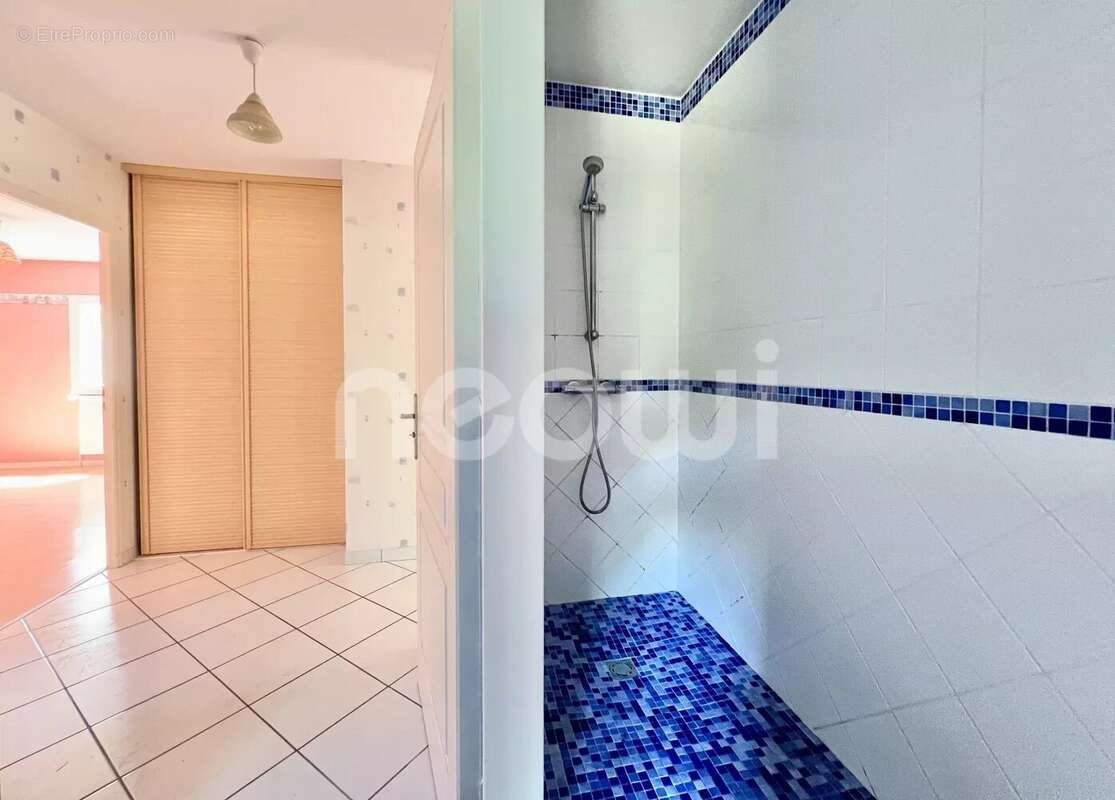 Maison à SAINT-BONNET-PRES-RIOM