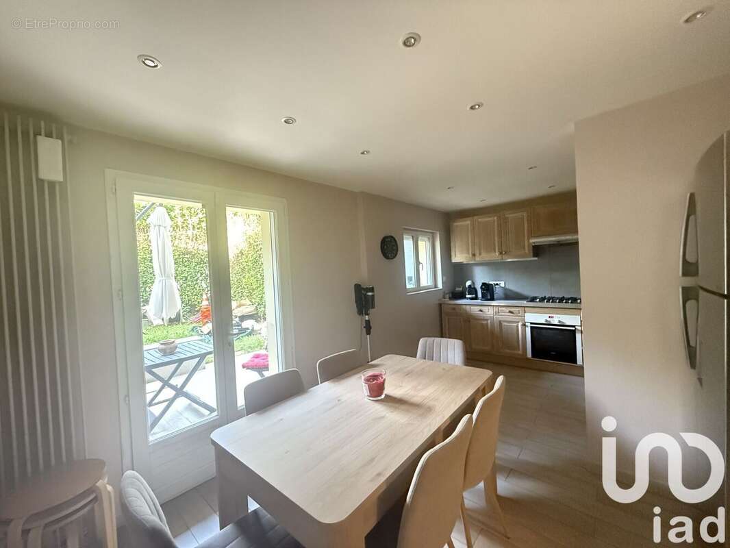 Photo 4 - Maison à SAVIGNY-LE-TEMPLE