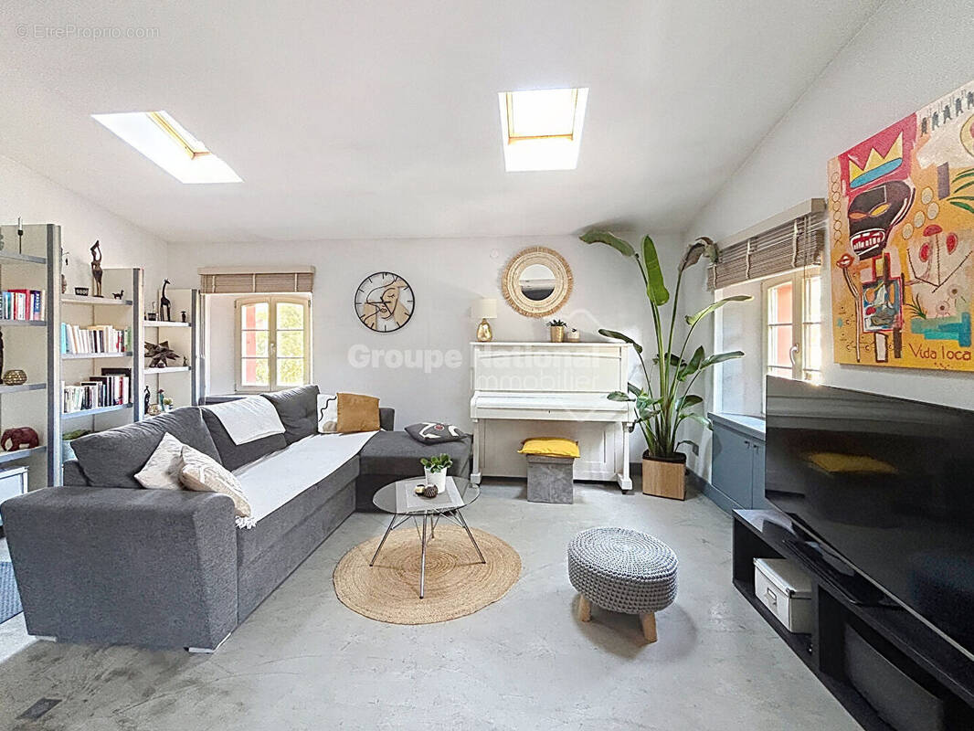 Appartement à MOUANS-SARTOUX