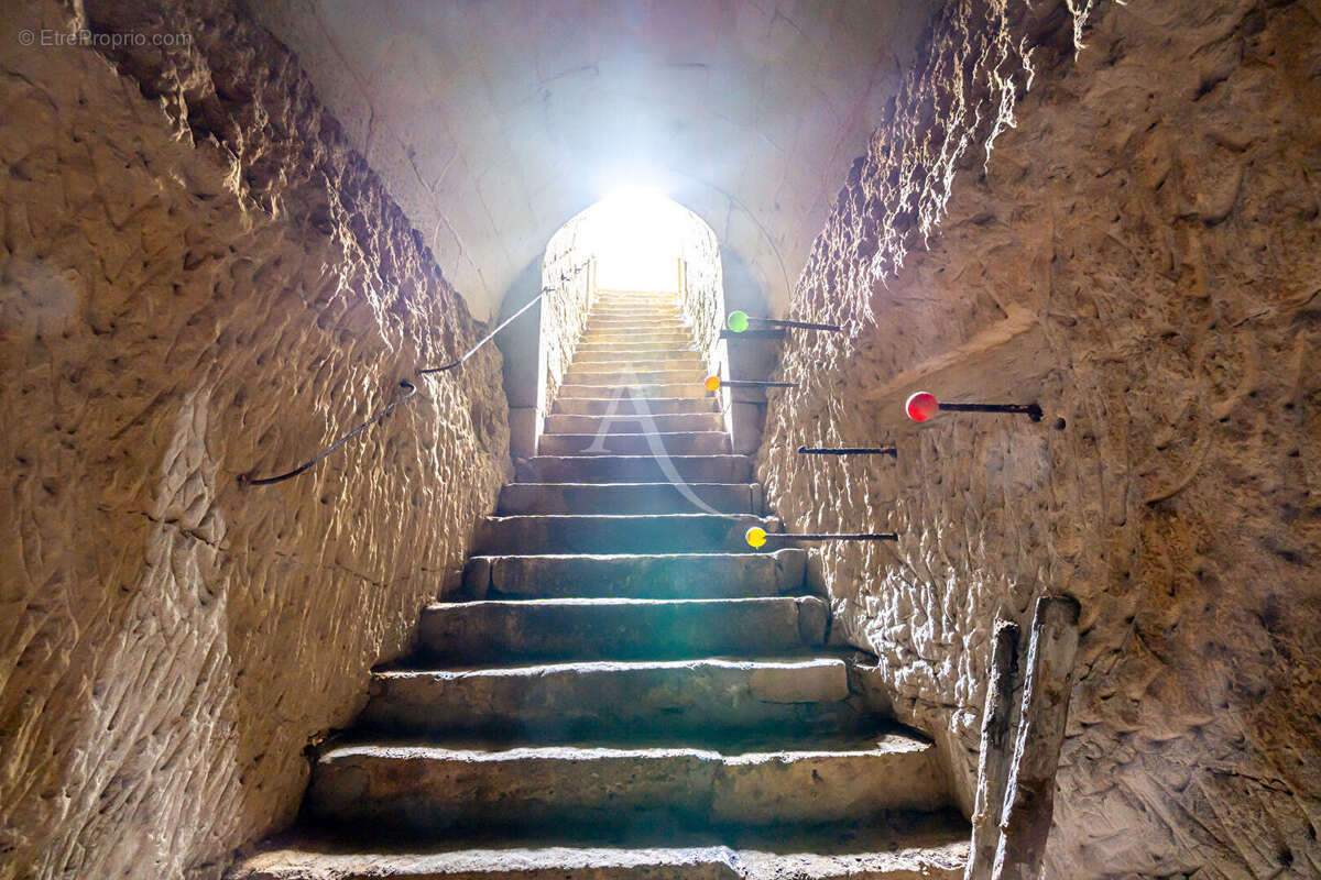 Maison à LE PUY-NOTRE-DAME