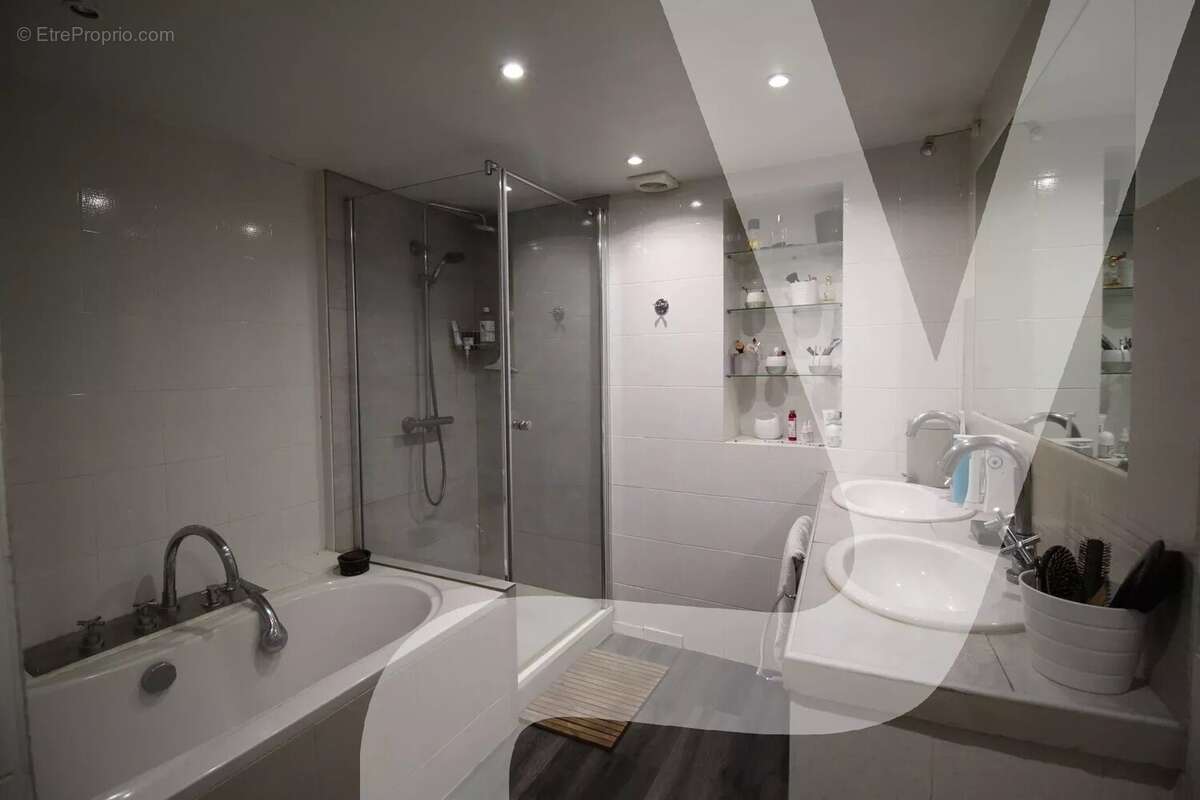 Appartement à PARIS-11E