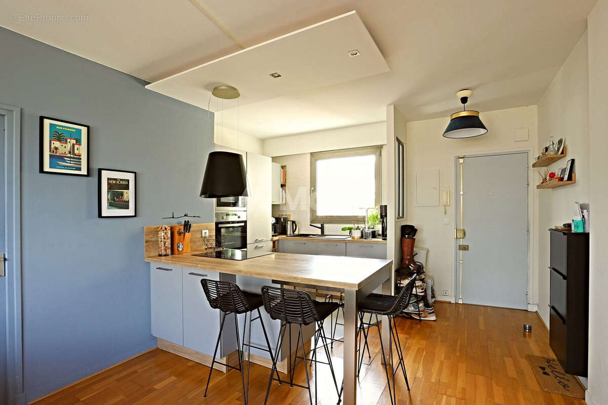 Appartement à PARIS-17E