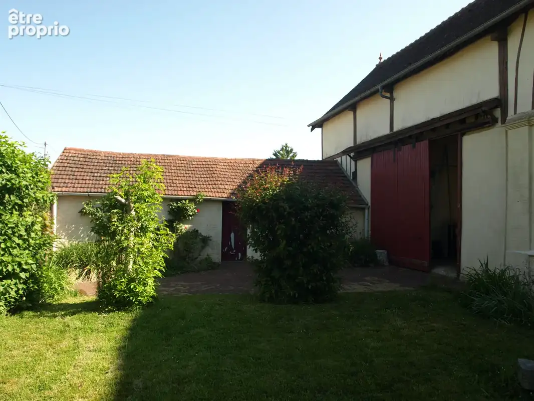 Longère en plain pied avec dépendances - photo 2