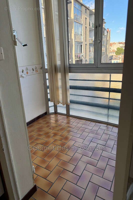 Appartement à MARSEILLE-4E