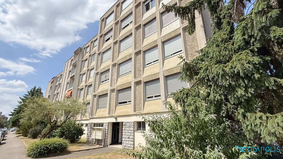 Appartement à BRON