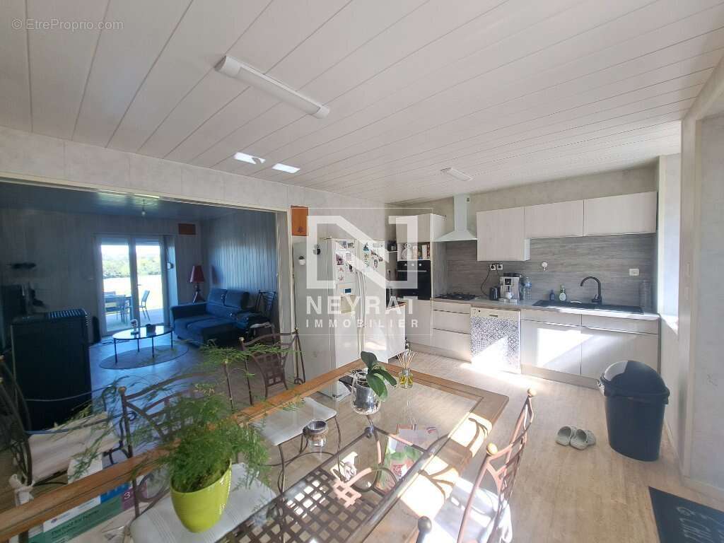 Maison à SAINT-LEGER-DU-BOIS