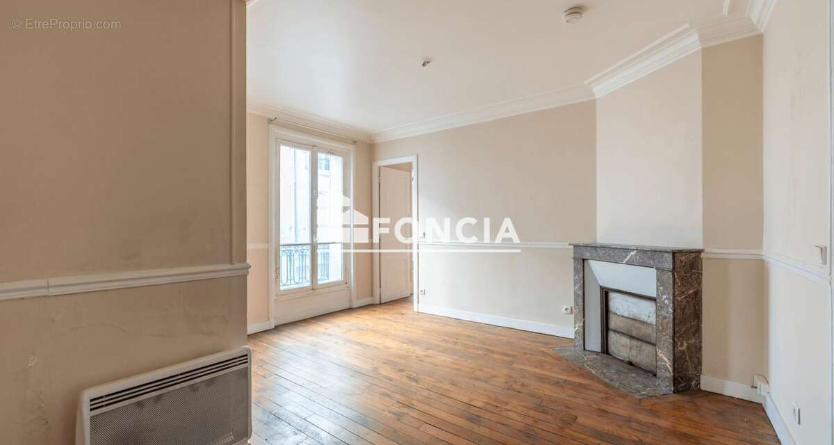 Appartement à PARIS-17E