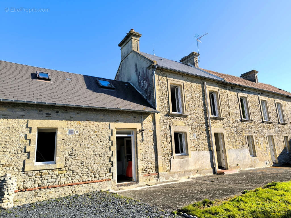 Maison à LONGUES-SUR-MER