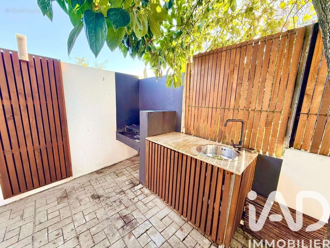Maison 140 m² à Le Port  - photo 4