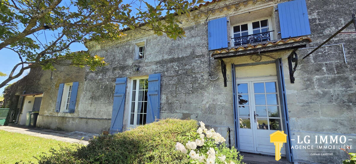 Maison à CHENAC-SAINT-SEURIN-D'UZET