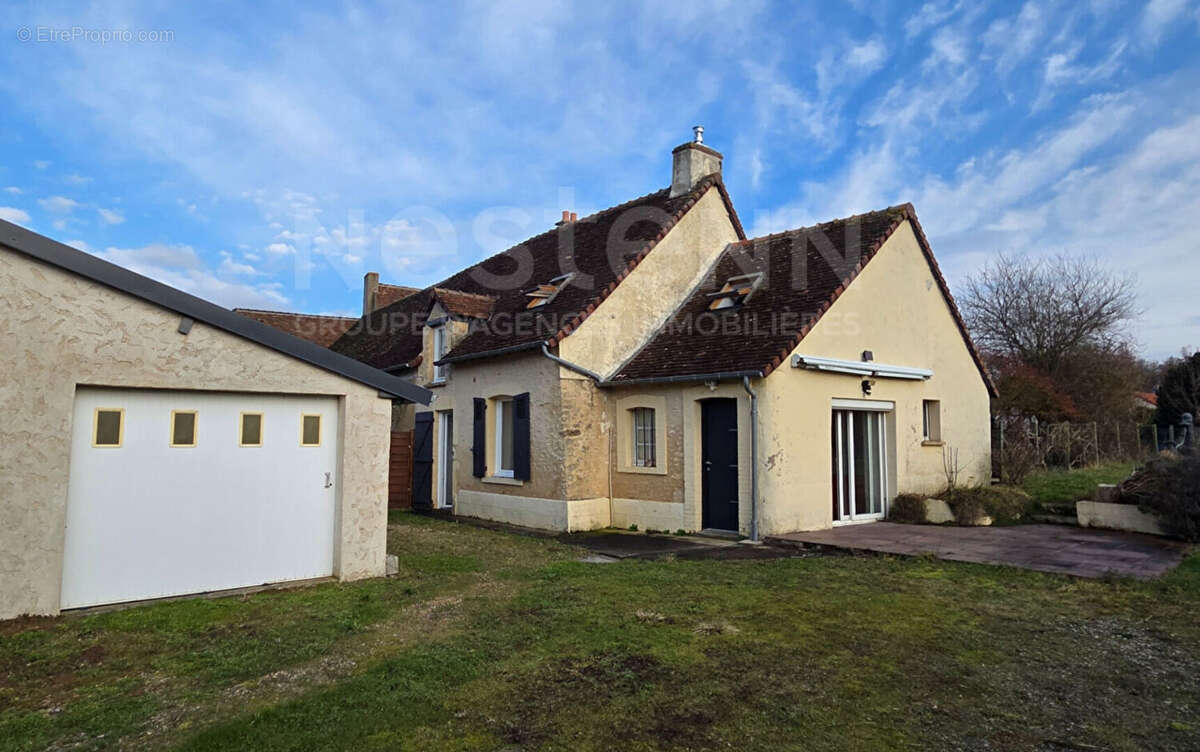 Maison à MEZIERES-SOUS-LAVARDIN