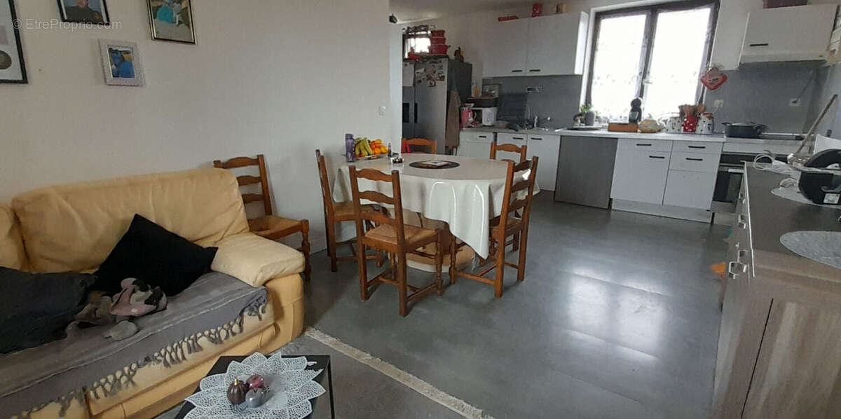 Appartement à LIMOURS