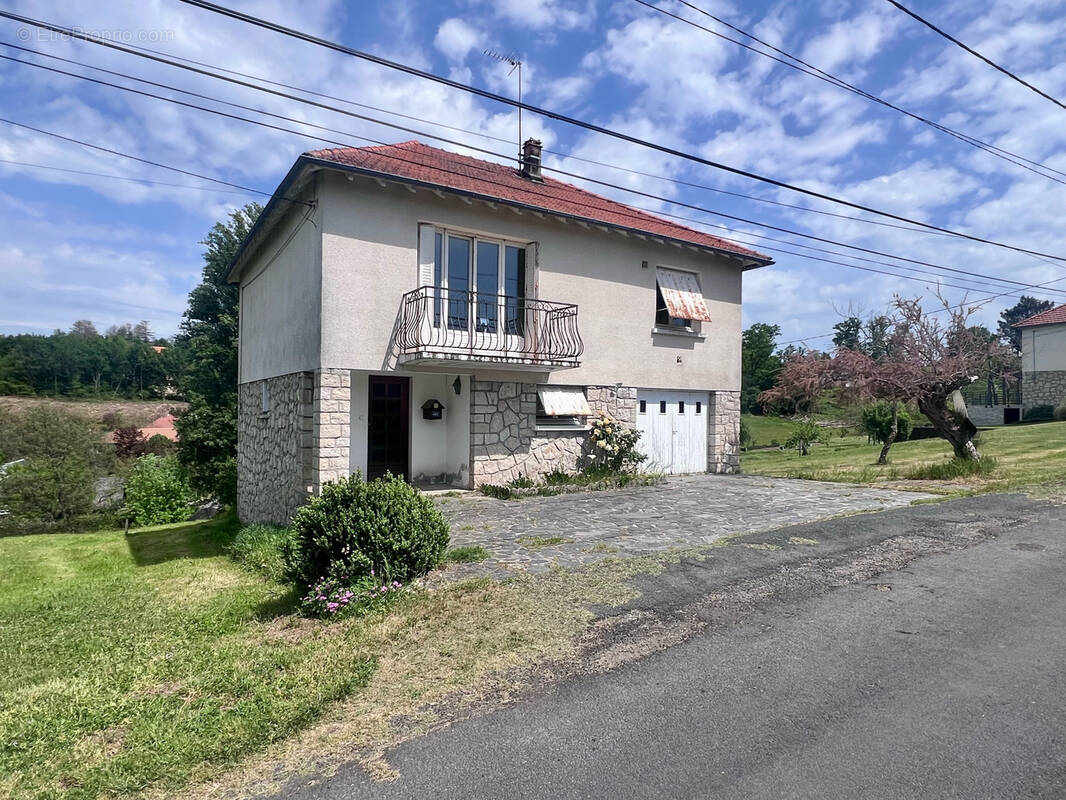 Maison à COSNAC