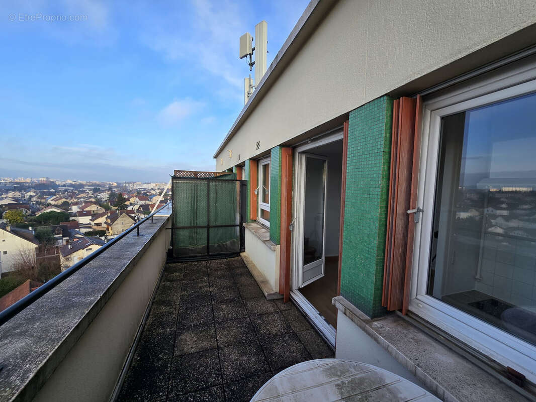 Appartement à LES PAVILLONS-SOUS-BOIS
