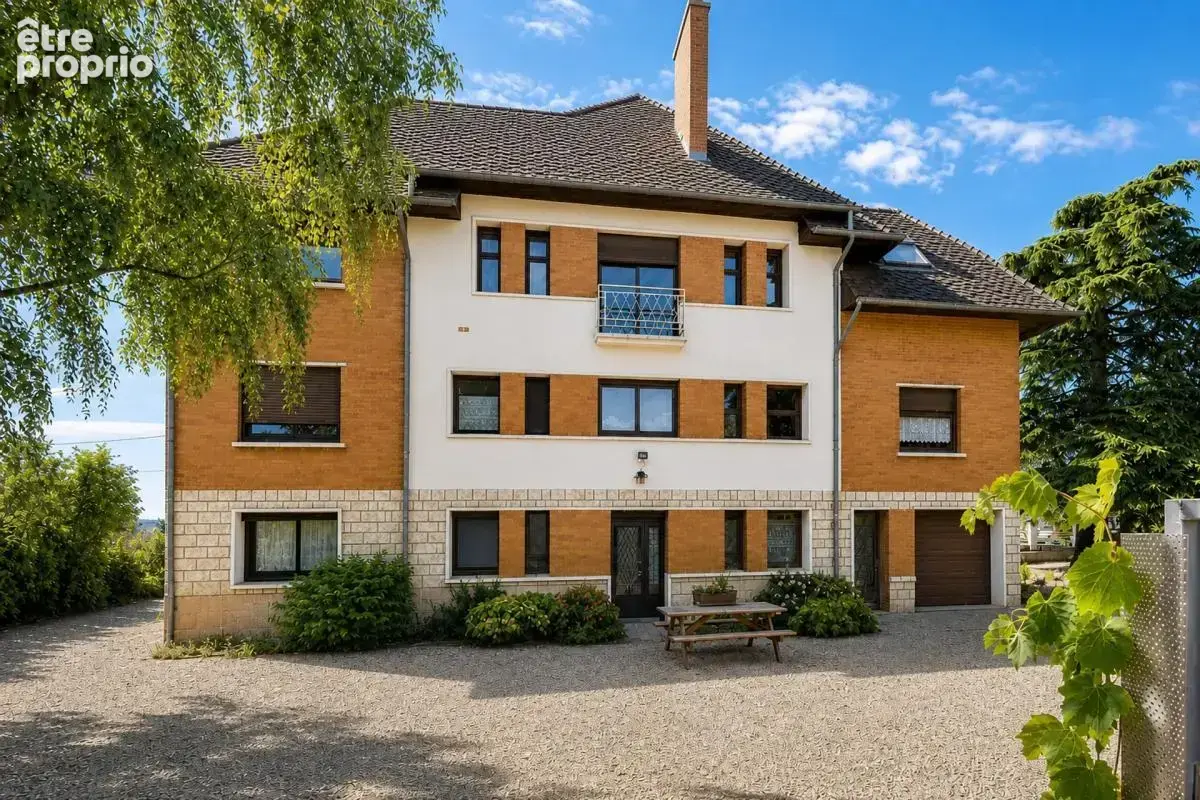 Maison de 9 pièces de 303m² à Guilly - photo 9