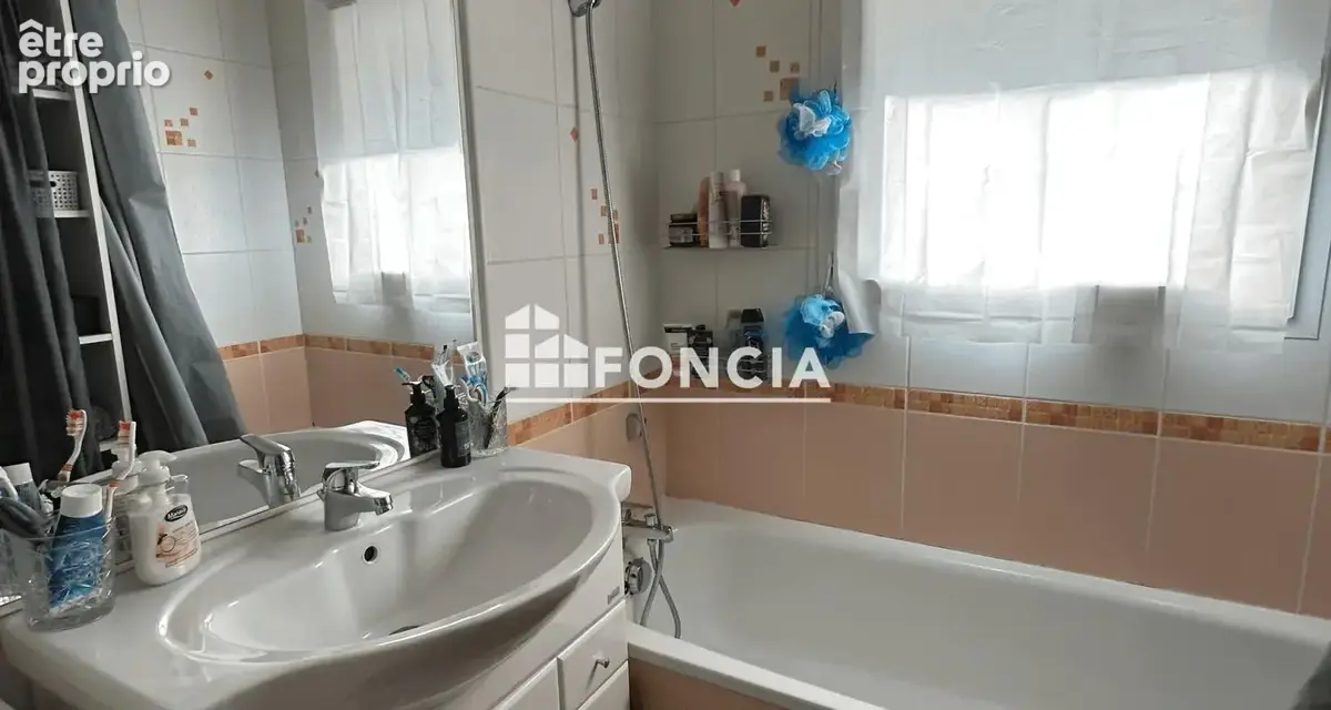 Appartement avec grand balcon et parking – Libre de toute occupation - photo 4