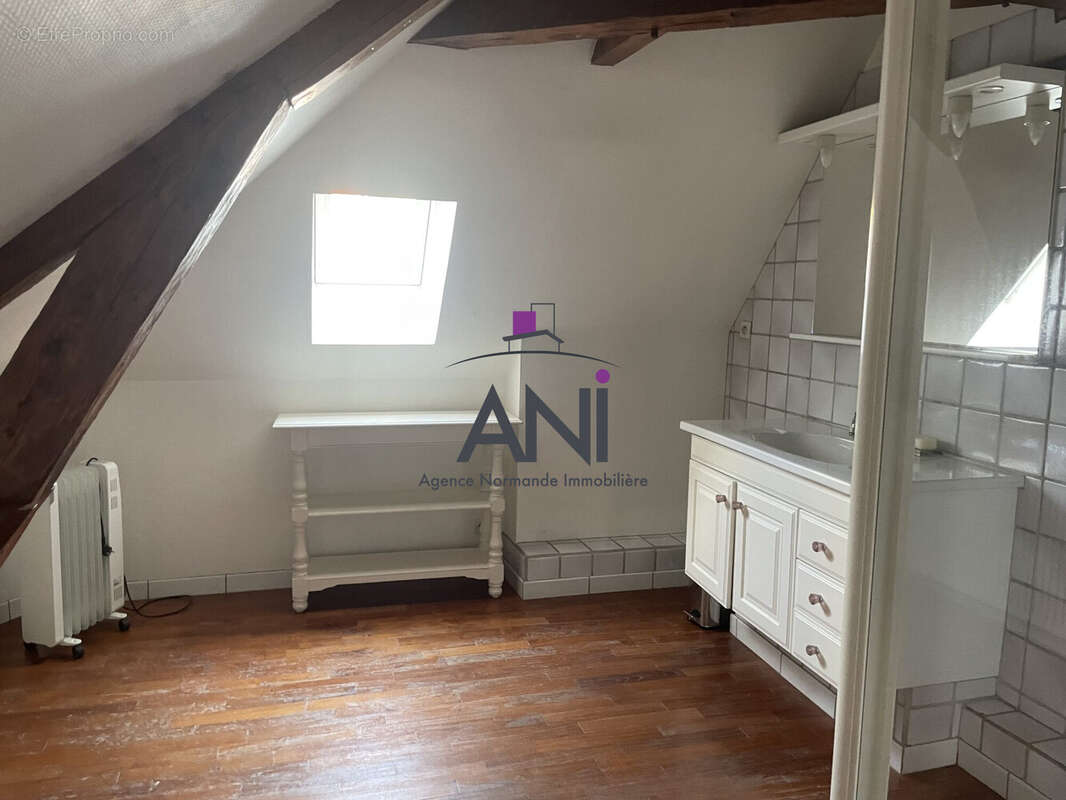 Maison à OUVILLE-LA-RIVIERE