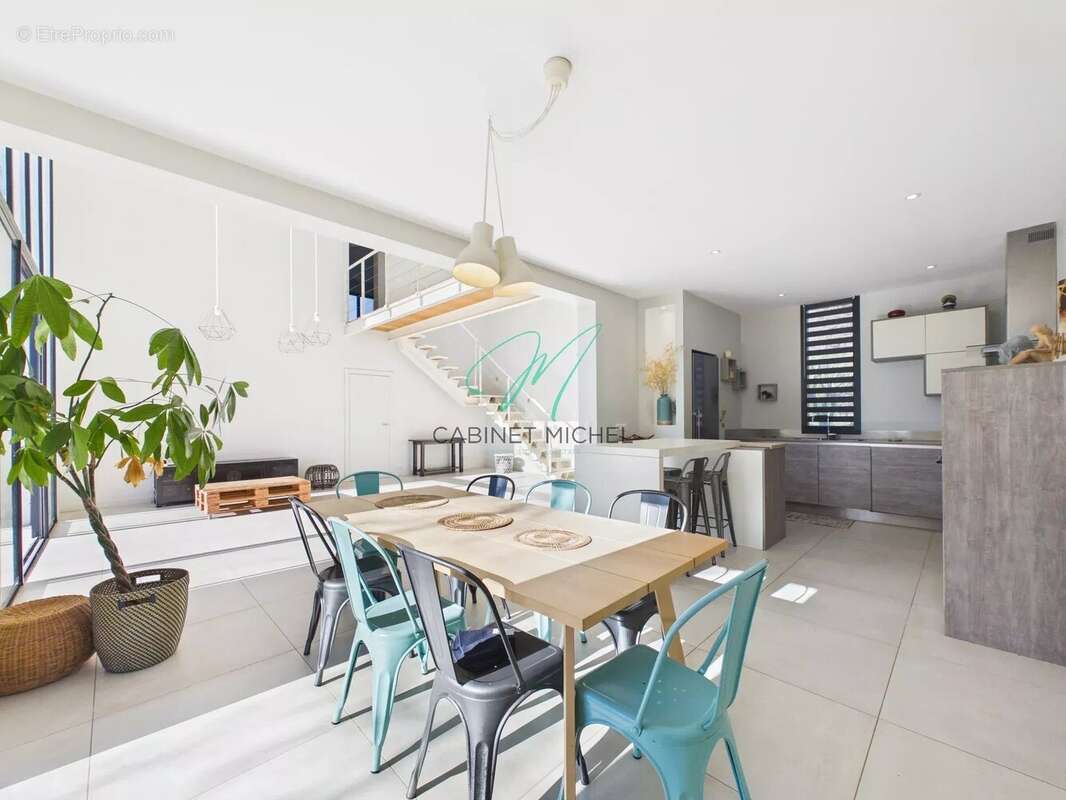 Maison à ROQUEFORT-LES-PINS