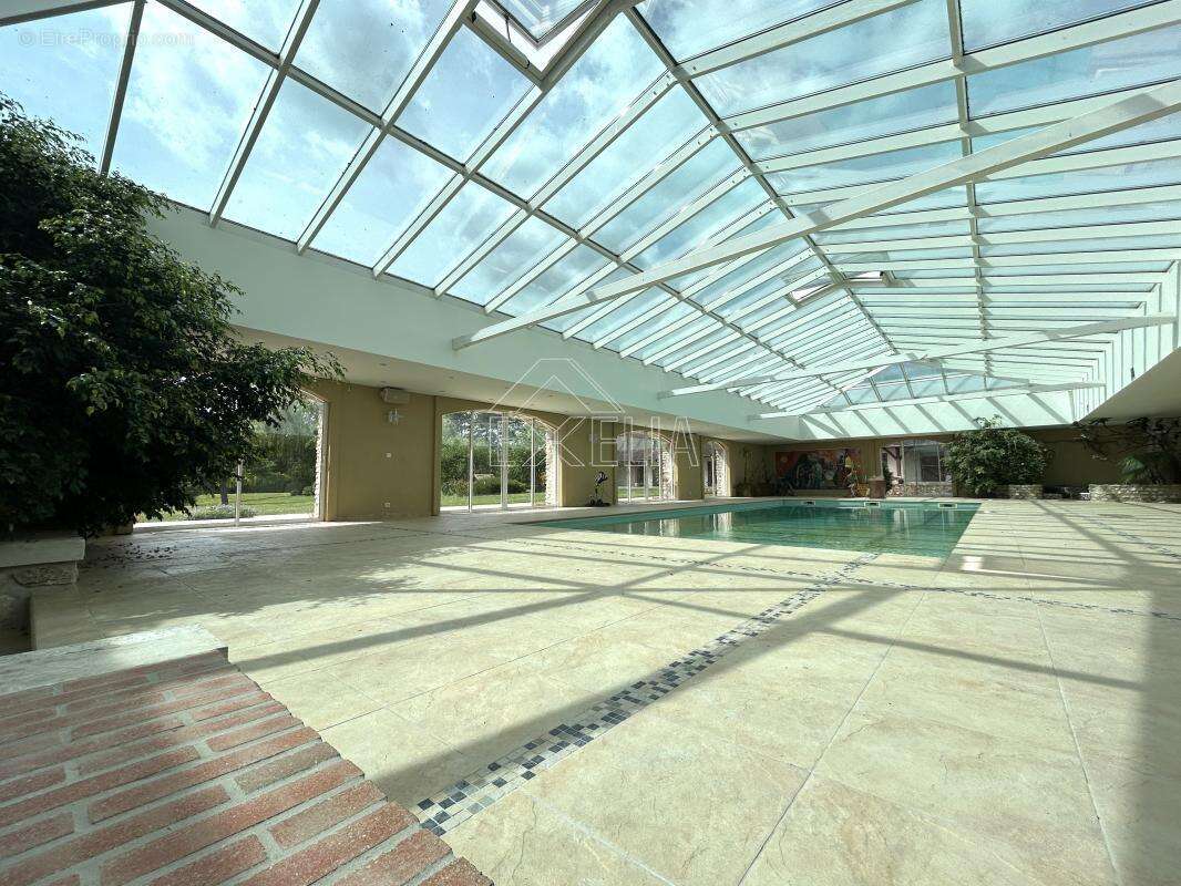 Propriété de caractère 12 pièces 638 m² avec piscine, dépendances équestres et parc de 1,4 ha à Villegats - photo 15