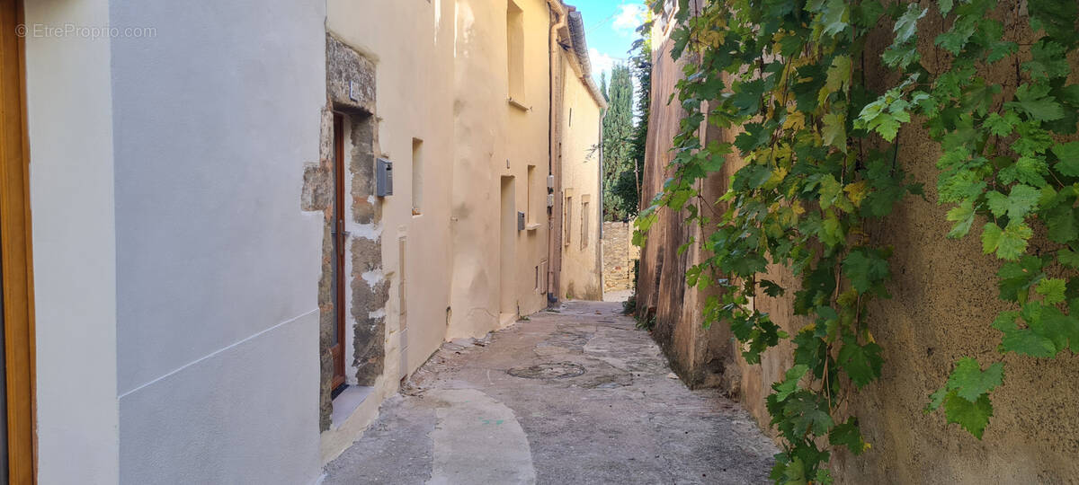 Maison à SAINT-QUENTIN-LA-POTERIE