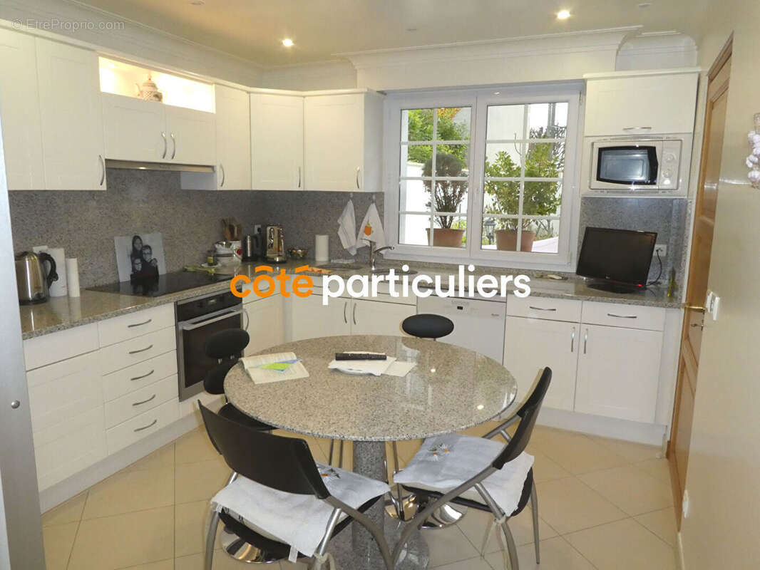 Maison à VILLENEUVE-LE-ROI