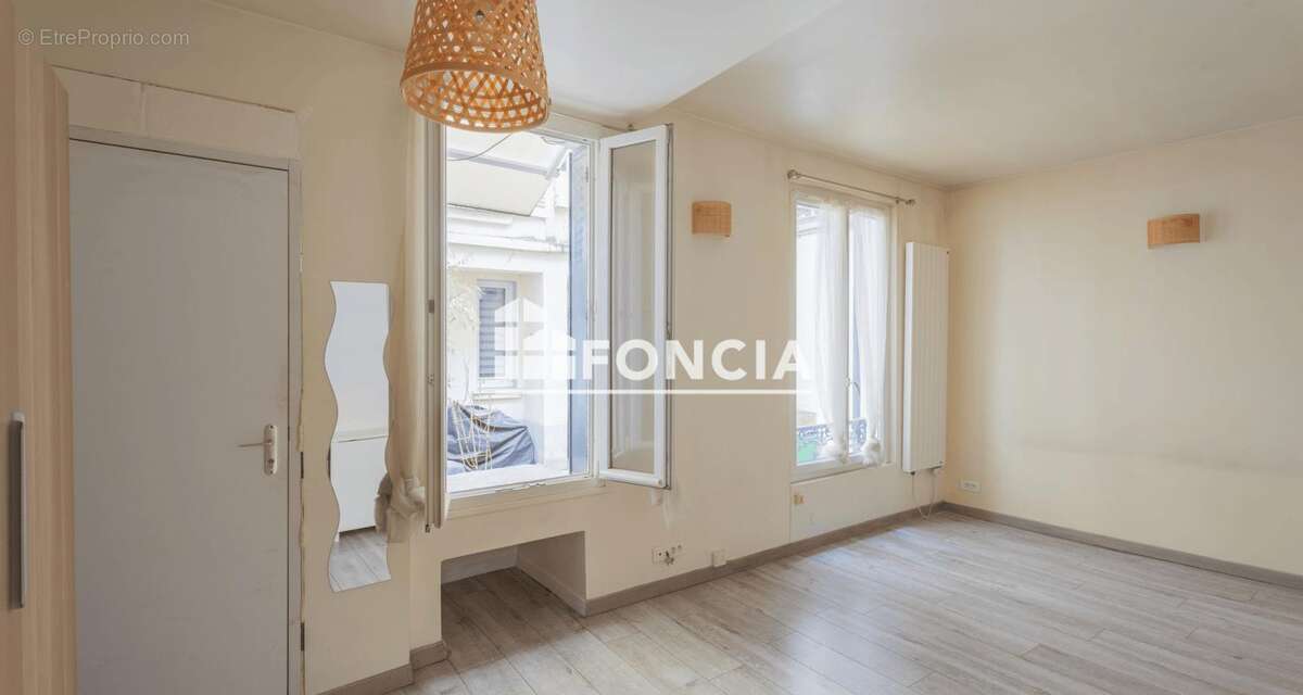 Appartement à PARIS-17E