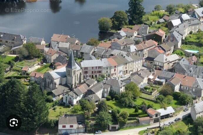 Maison à PEYRAT-LE-CHATEAU